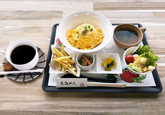 オムライス定食