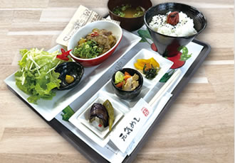 牛すじ定食